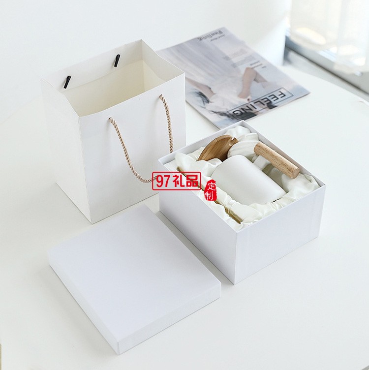 簡(jiǎn)約馬克杯 創(chuàng)意文藝水杯咖啡杯木手柄陶瓷杯帶蓋勺