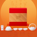 把中秋的溫柔調(diào)進香里，拆開就是滿屋團圓氣一禮盒藏盡中秋月